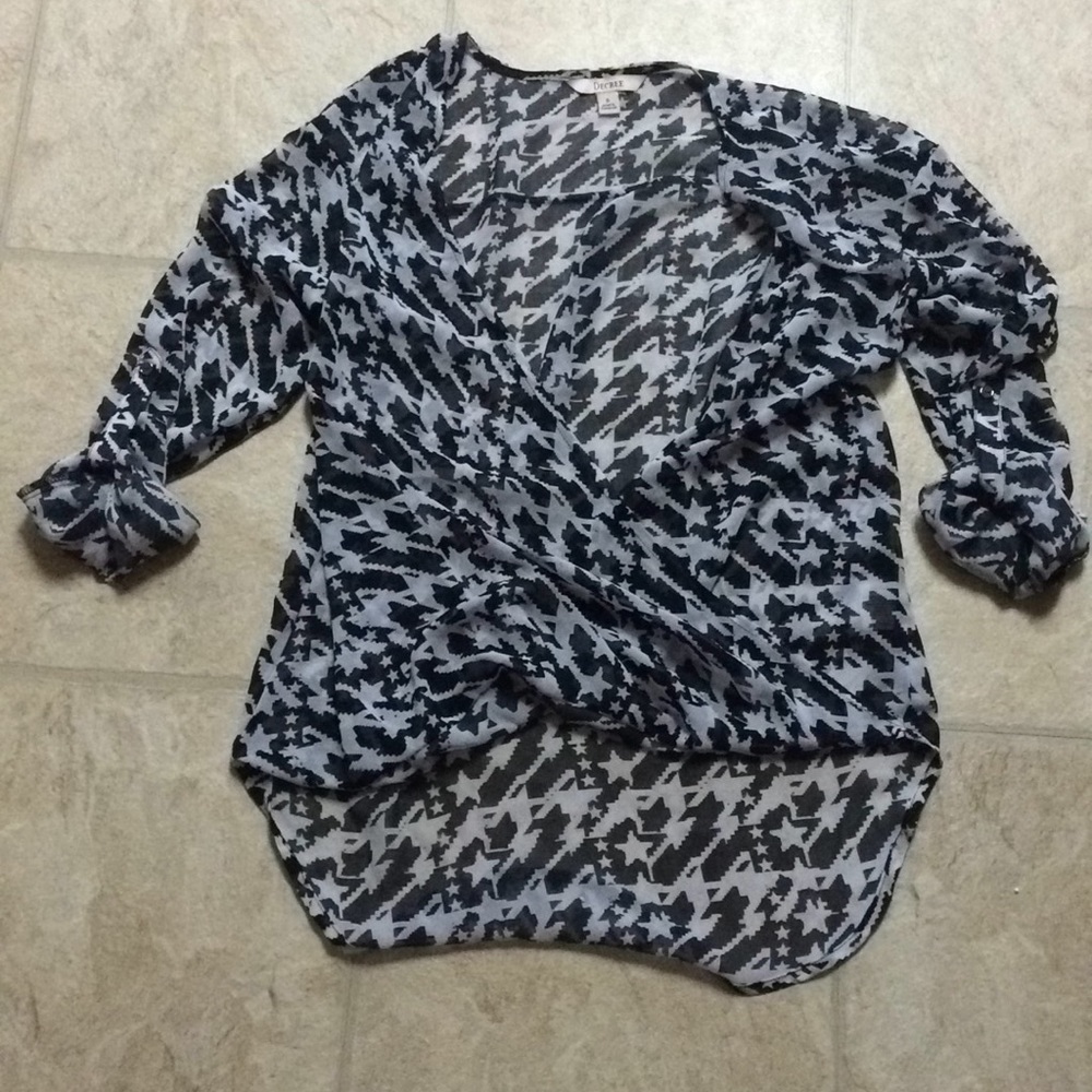 High/low houndstooth blouse